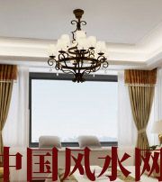 海南卧室镜面吊顶影响夫妻财运？
